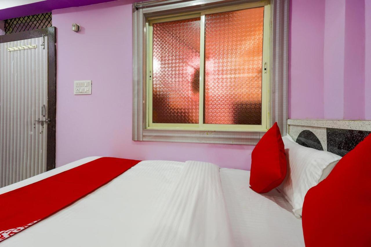Oyo 45752 Hotel Sb Palace Godarpura Luaran gambar