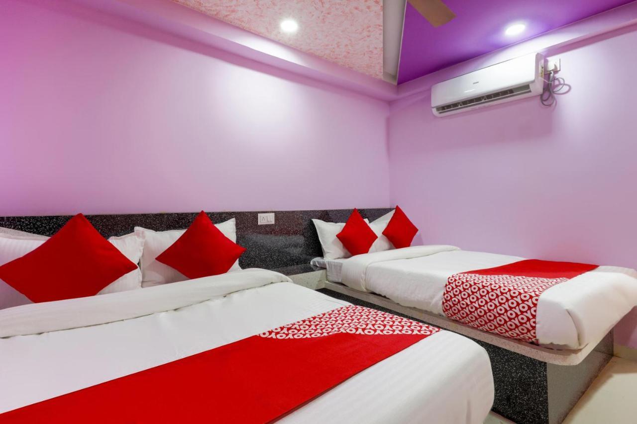Oyo 45752 Hotel Sb Palace Godarpura Luaran gambar