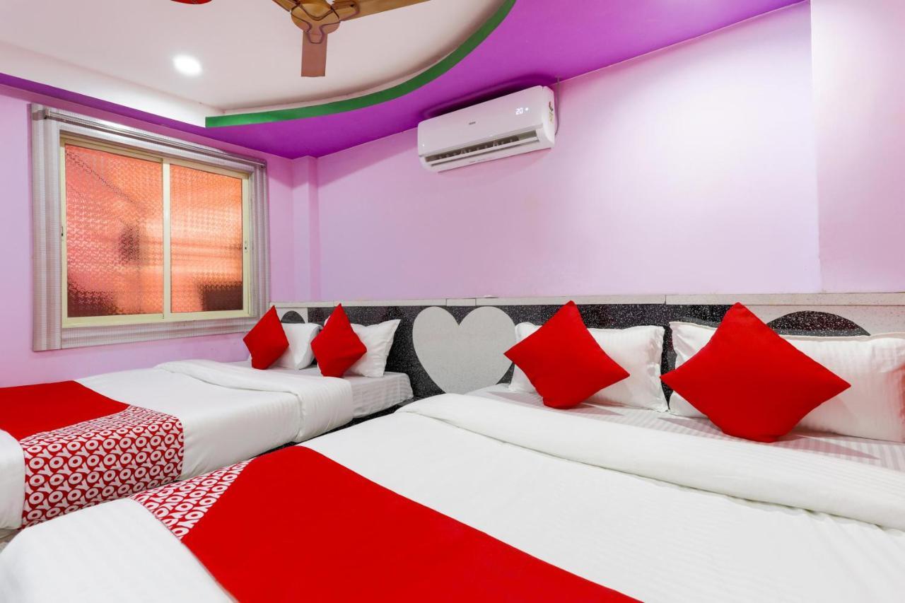 Oyo 45752 Hotel Sb Palace Godarpura Luaran gambar