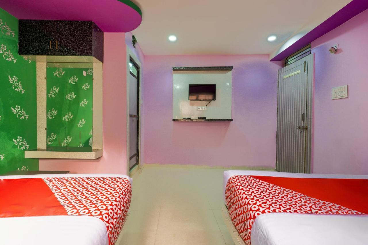 Oyo 45752 Hotel Sb Palace Godarpura Luaran gambar