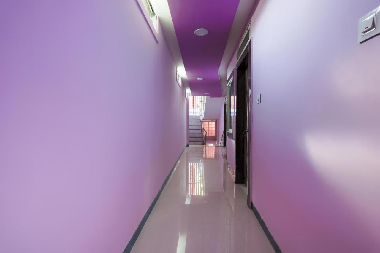 Oyo 45752 Hotel Sb Palace Godarpura Luaran gambar