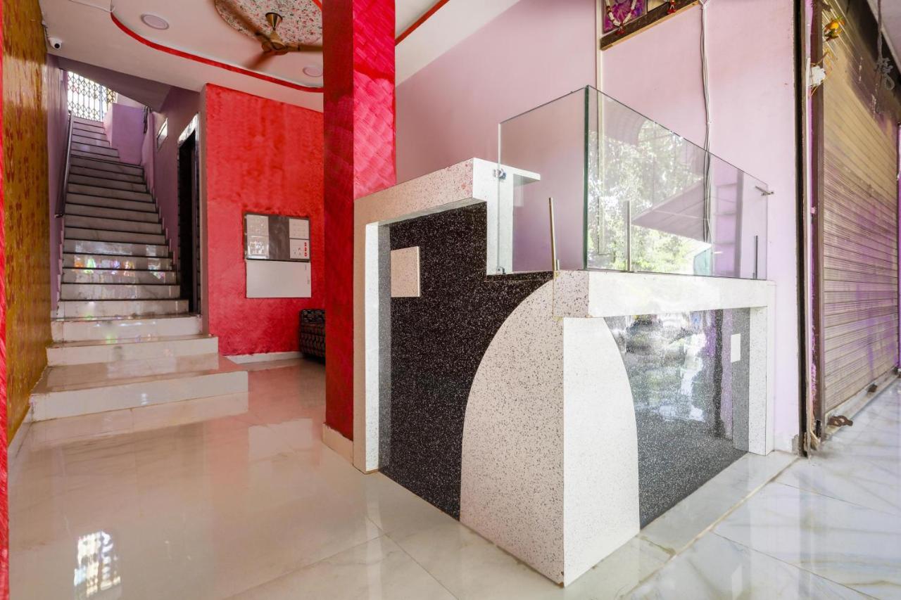 Oyo 45752 Hotel Sb Palace Godarpura Luaran gambar